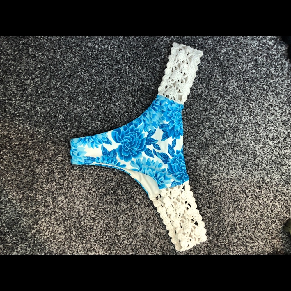 Frankie’s Bottoms